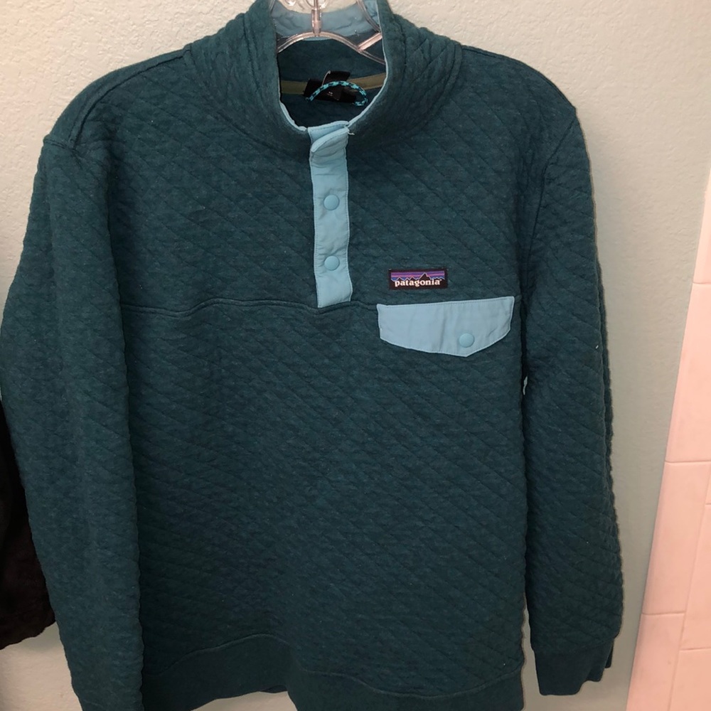 Large Patagonia pullover! Brand new, never worn!